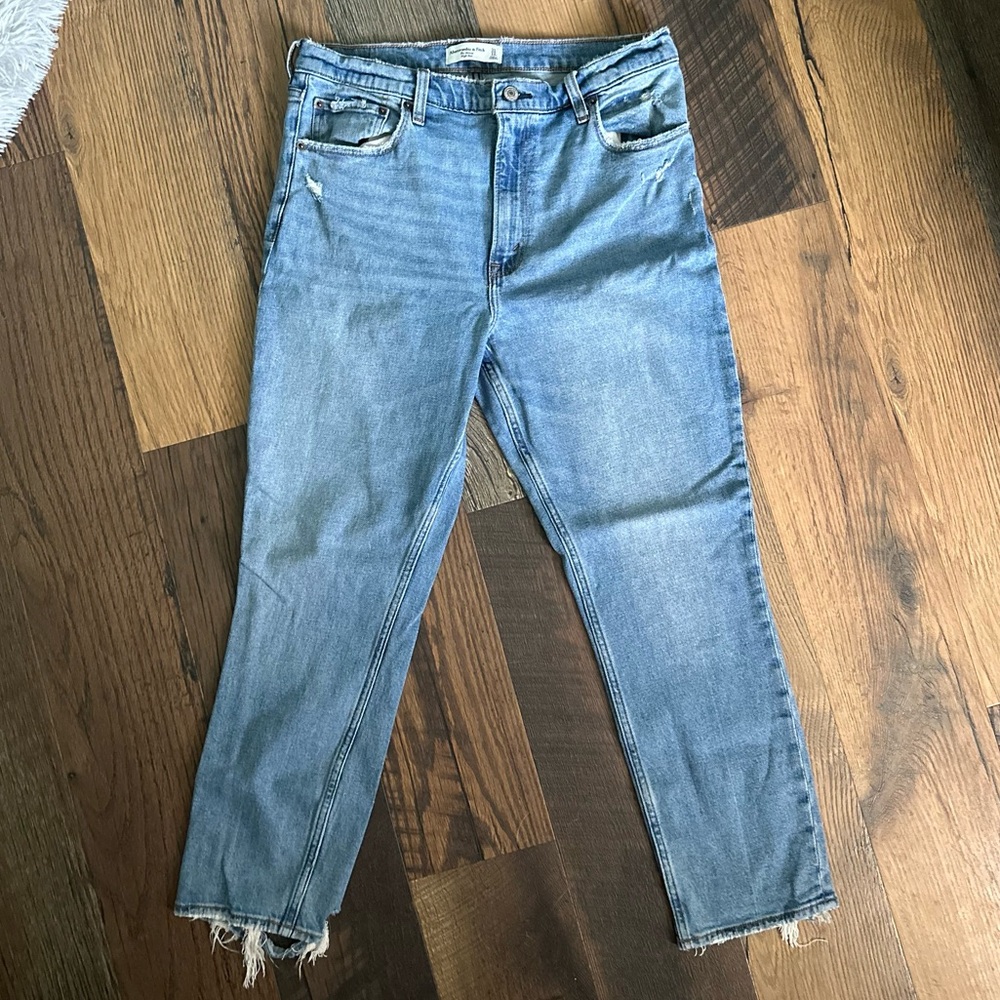 Abercrombie High Rise Skinny Jean - size 31 Short